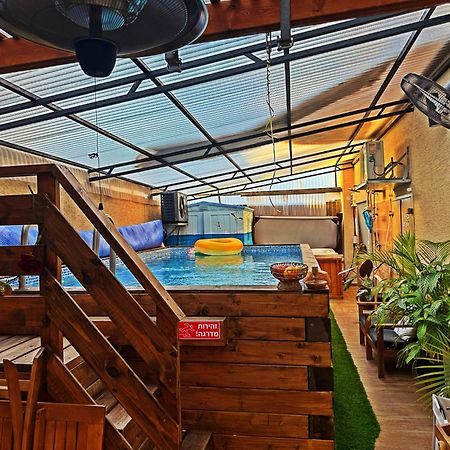 הפינה של טלי בנהריה - אירוח וספא בריאות מחומם Apartamento Exterior foto