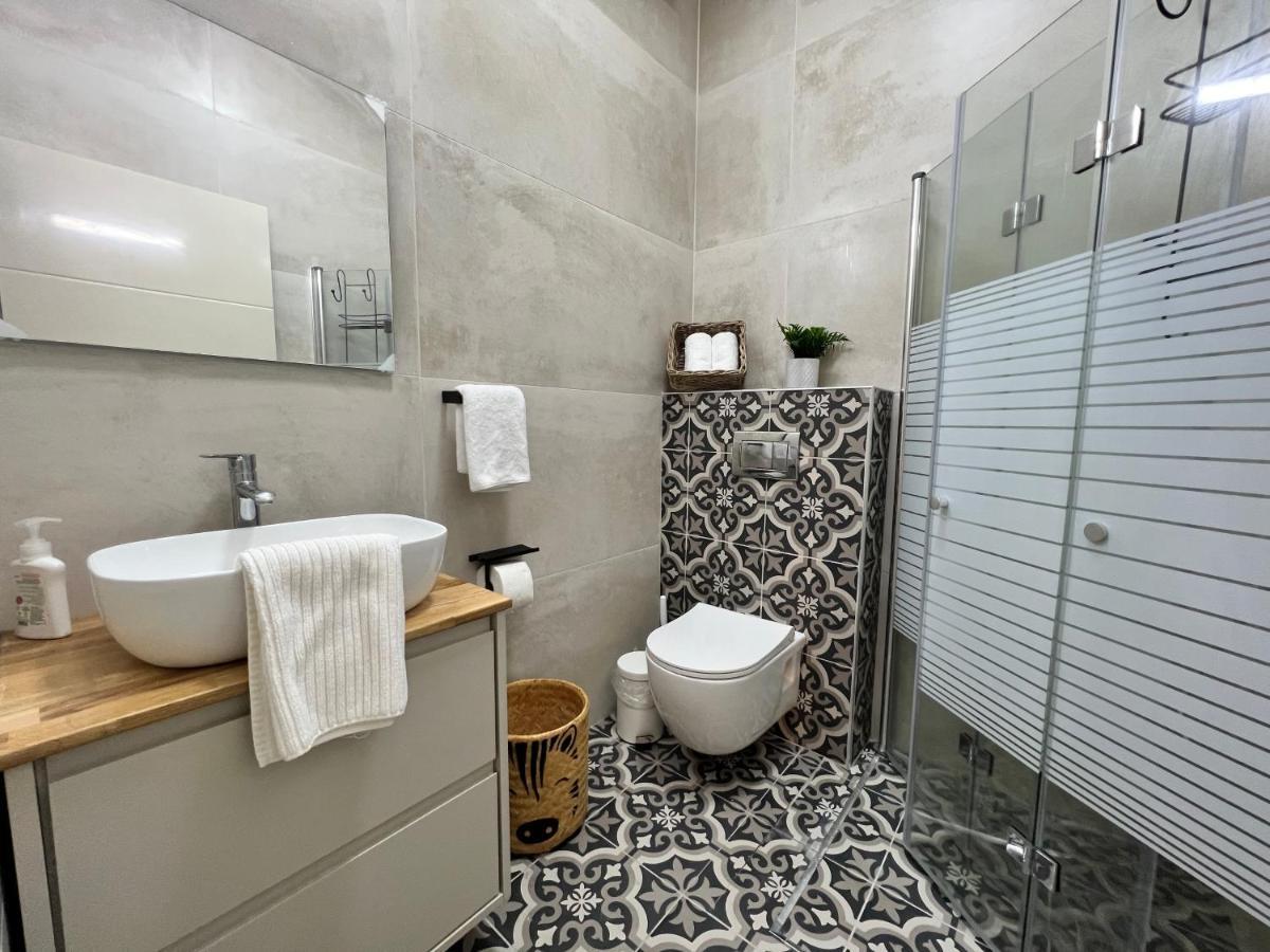 הפינה של טלי בנהריה - אירוח וספא בריאות מחומם Apartamento Exterior foto