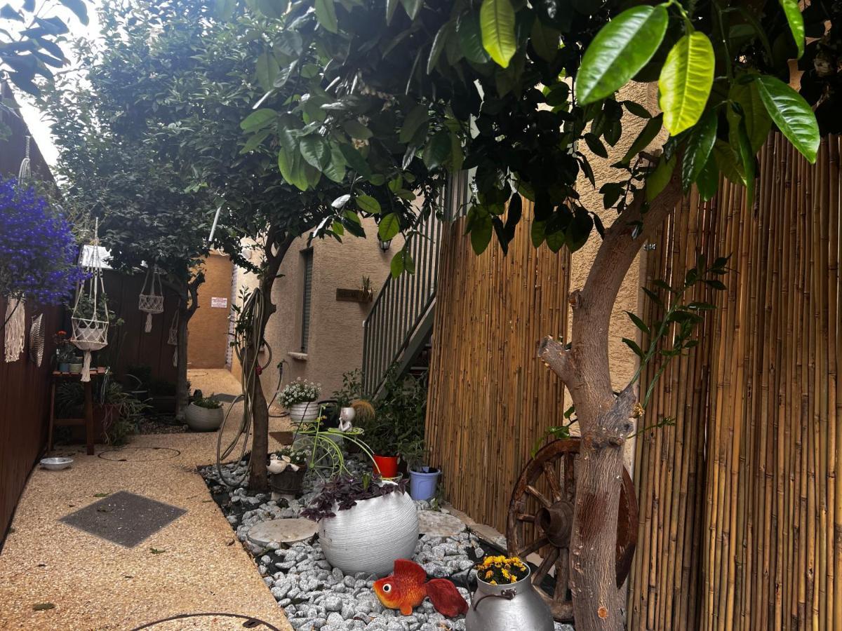 הפינה של טלי בנהריה - אירוח וספא בריאות מחומם Apartamento Exterior foto